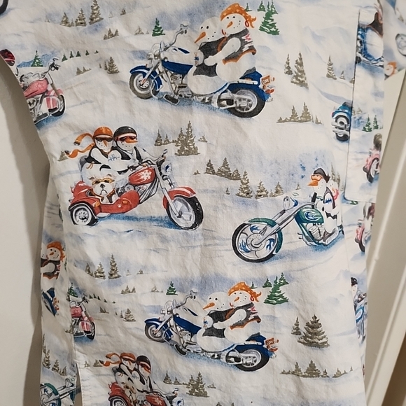 S.C.R.U.B.S. Women's Scrub Top Winter Holiday Snowman Biker Bikers Print V Neck - Picture 3 of 8